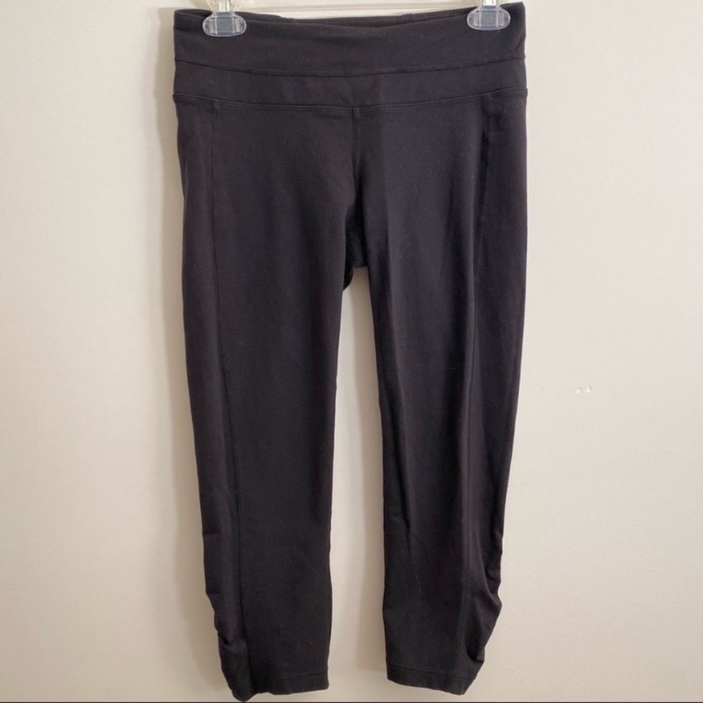 Athleta Black Ruched Detail Cropped Yoga Leggings
